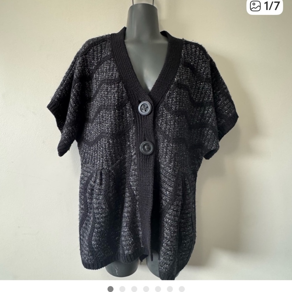 Parkhurst Gray Cardigan with Wavy Pattern and V-Neck